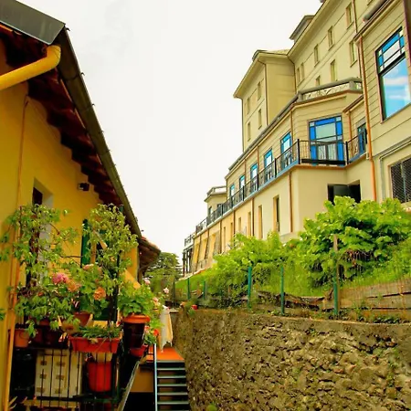 The Courtyard Retreat
